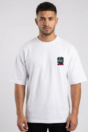 A person who wear white t shirt gym rat printed on chest